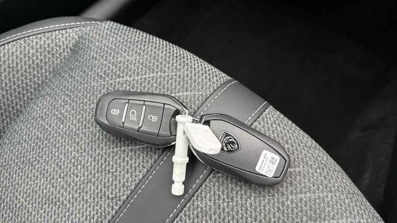 Peugeot 208 1.2 PureTech 100 Allure 5dr Petrol Hatchback